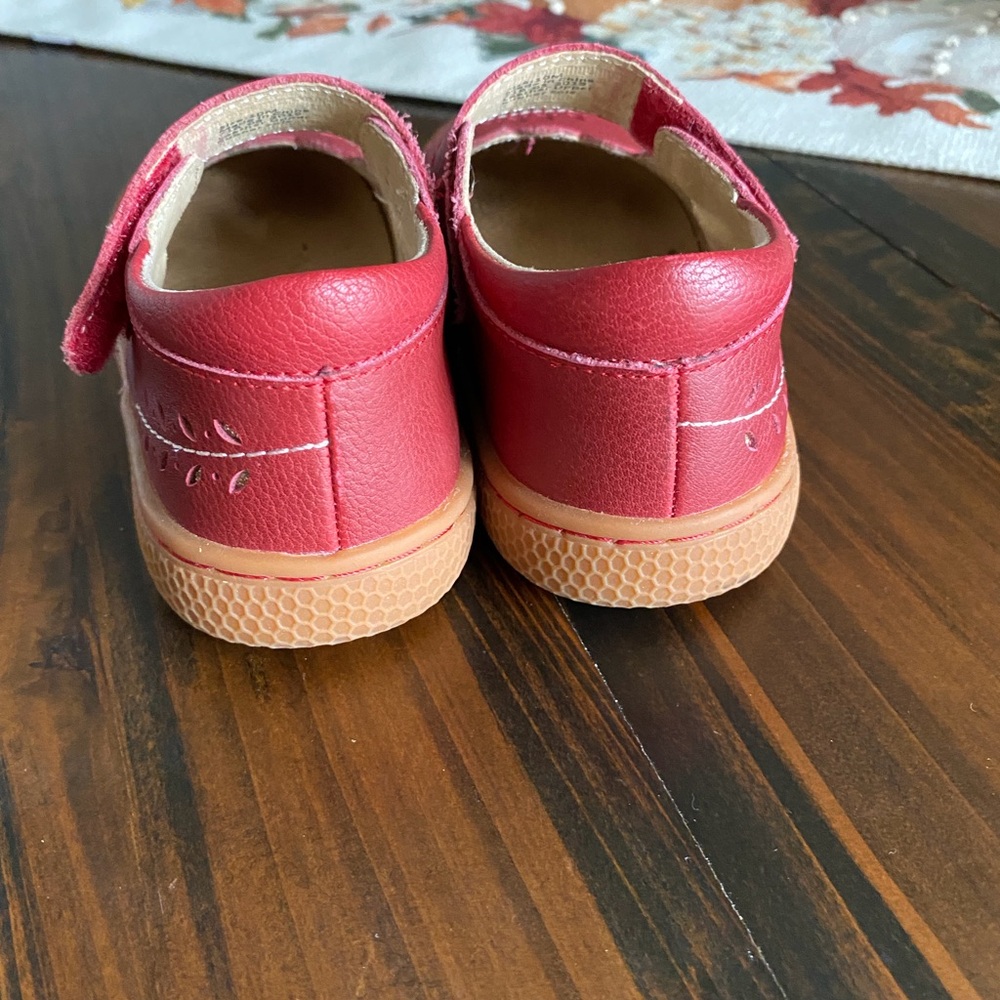 Shoes - Picture 7 of 9